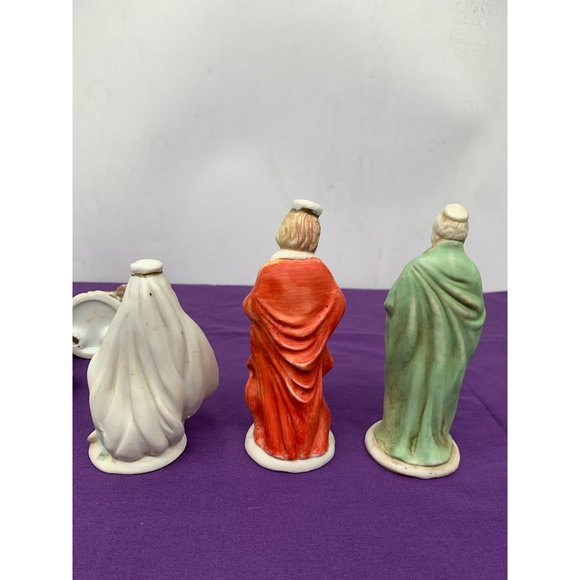 Porcelain Nine Piece Nativity Set made in Taiwan - Picture 11 of 14